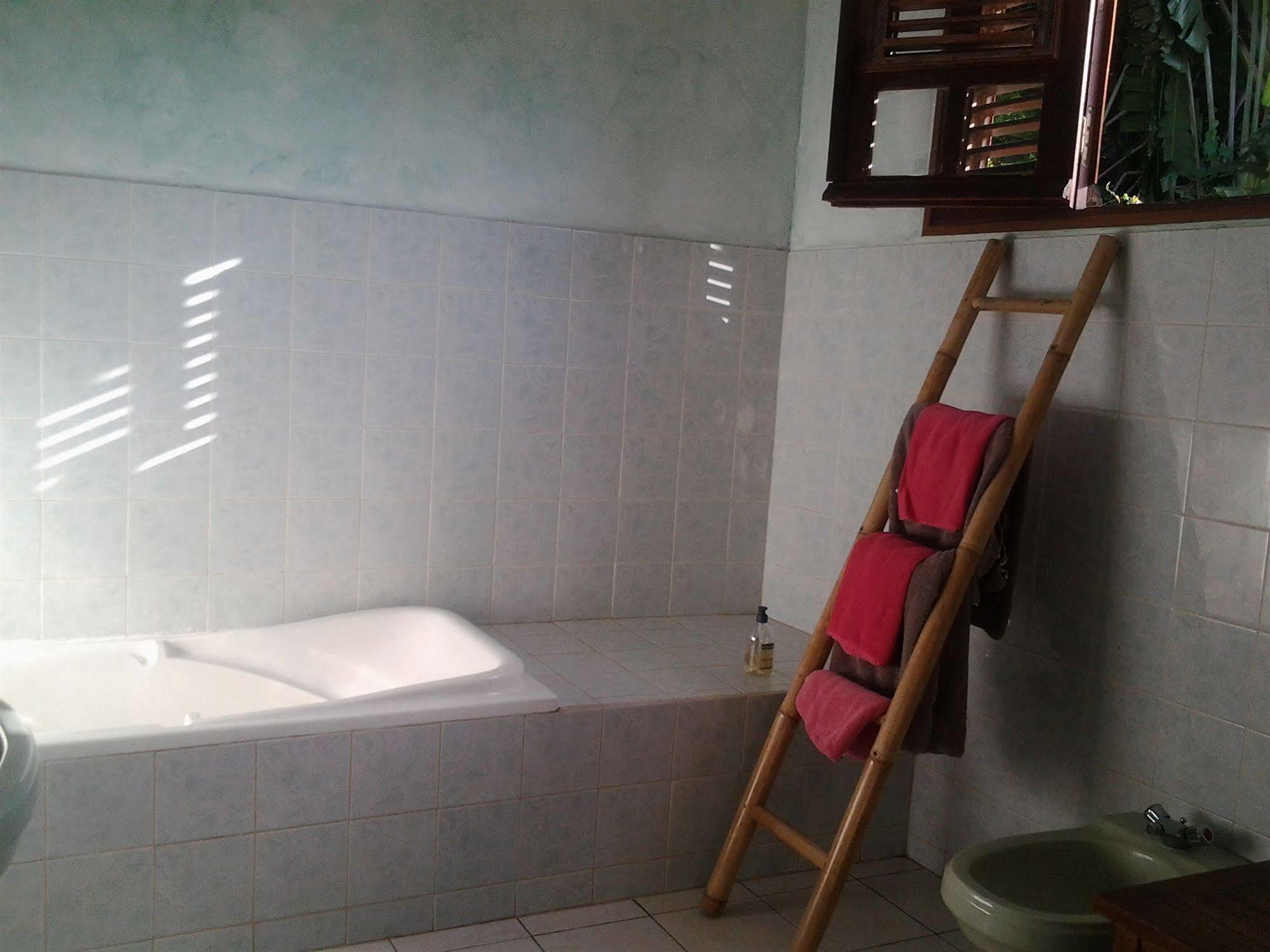 Villa Galerie Les Anses-d'Arlets Bagian luar foto